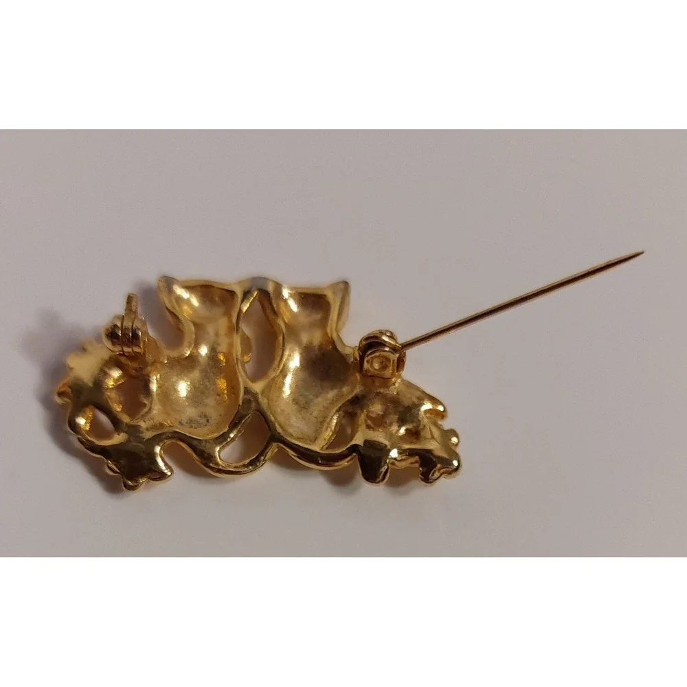 Two Cats Feline & Flowers Gold Tone Enamel & Austrian Crystal Jeweled Pin Brooch